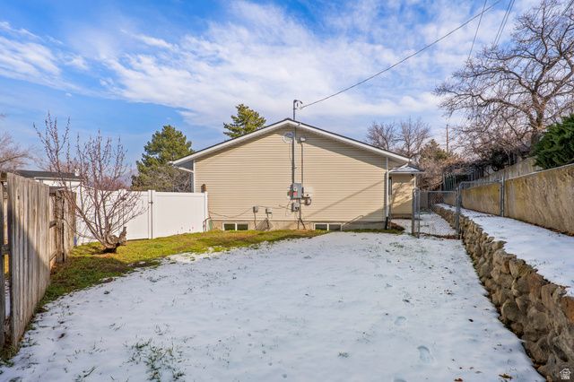 1492 E SANDY HILLS DR, Sandy, UT 84093