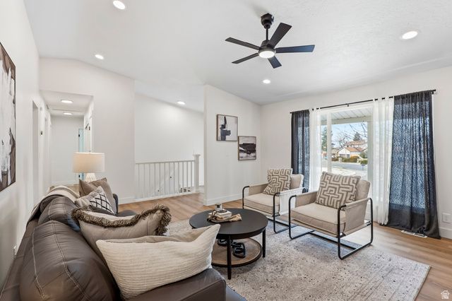1492 E SANDY HILLS DR, Sandy, UT 84093