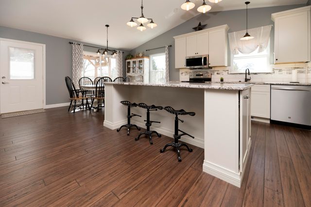 5412 THOMPSON RD, Columbia, MO 65202