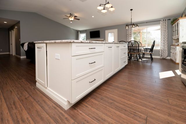 5412 THOMPSON RD, Columbia, MO 65202