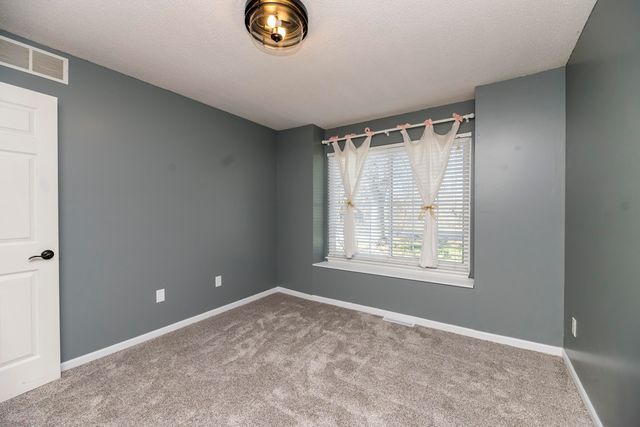 5412 THOMPSON RD, Columbia, MO 65202