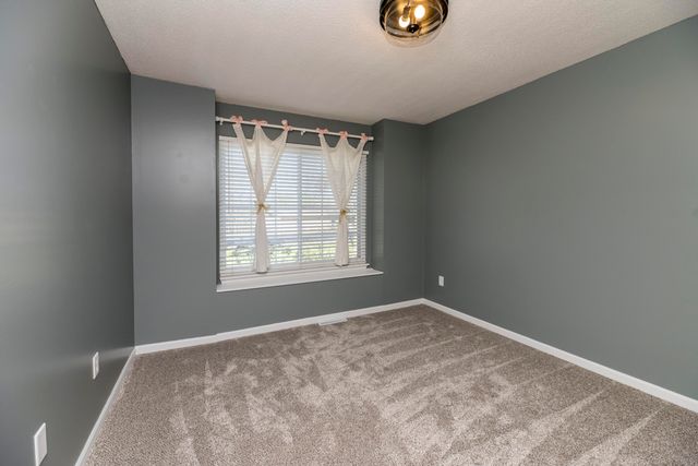 5412 THOMPSON RD, Columbia, MO 65202