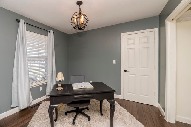 5412 THOMPSON RD, Columbia, MO 65202