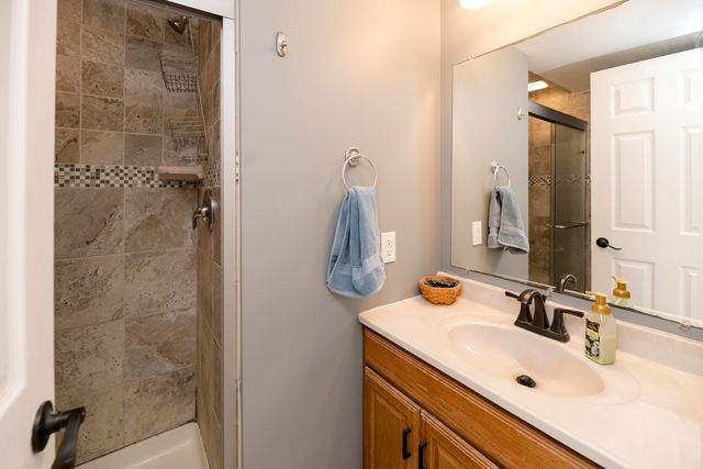 5412 THOMPSON RD, Columbia, MO 65202