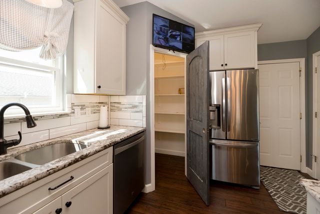 5412 THOMPSON RD, Columbia, MO 65202