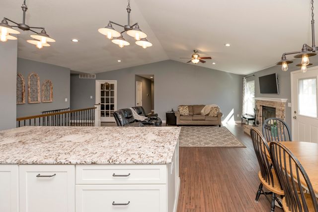 5412 THOMPSON RD, Columbia, MO 65202