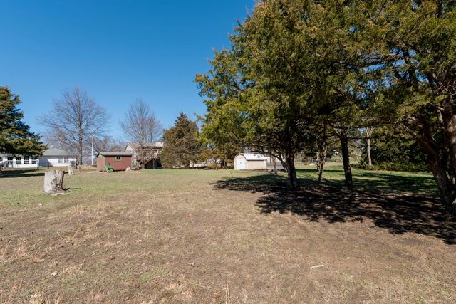 5412 THOMPSON RD, Columbia, MO 65202