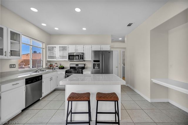 3300 Cotswold Street, Las Vegas, NV 89129