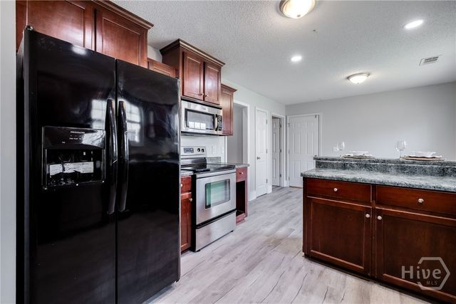 82 Saddlebrush Road, Ellabell, GA 31308