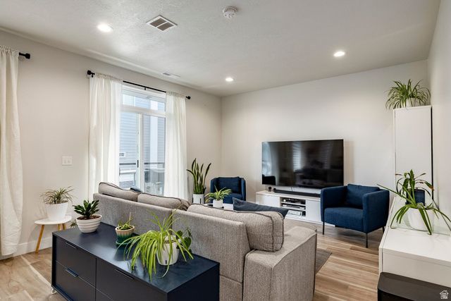 668 S 400 E, Clearfield, UT 84015