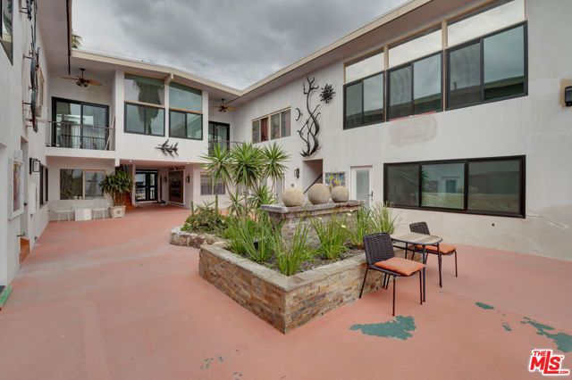 928 N San Vicente Boulevard 108, West Hollywood, CA 90069
