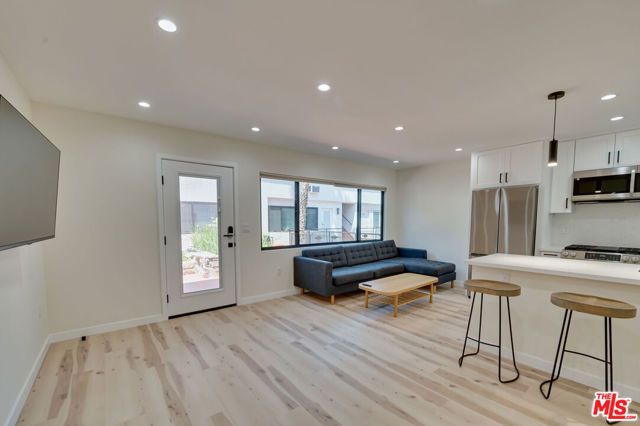 928 N San Vicente Boulevard 108, West Hollywood, CA 90069