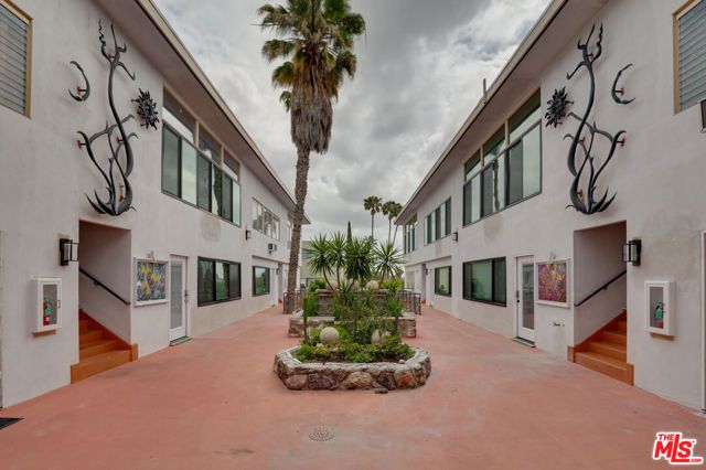 928 N San Vicente Boulevard 108, West Hollywood, CA 90069