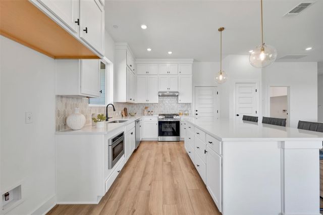 268 Flowering Senna DR, Buda, TX 78610