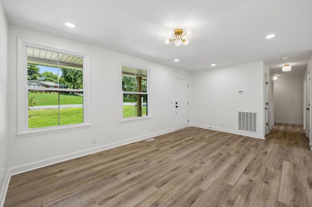 108 Airfloat Dr, Hendersonville, TN 37075