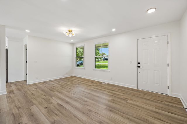 108 Airfloat Dr, Hendersonville, TN 37075
