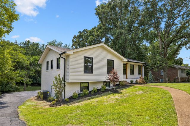 108 Airfloat Dr, Hendersonville, TN 37075