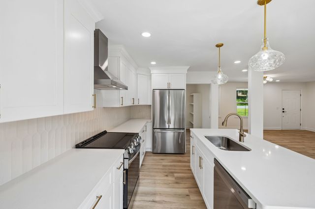 108 Airfloat Dr, Hendersonville, TN 37075