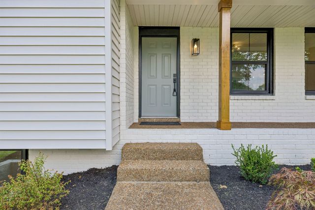108 Airfloat Dr, Hendersonville, TN 37075