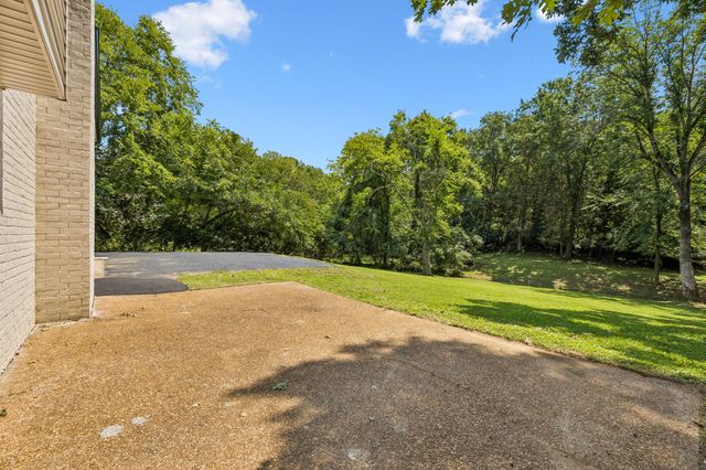 108 Airfloat Dr, Hendersonville, TN 37075
