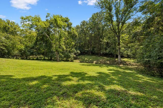 108 Airfloat Dr, Hendersonville, TN 37075