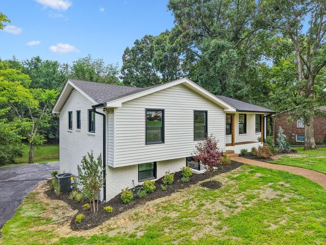 108 Airfloat Dr, Hendersonville, TN 37075