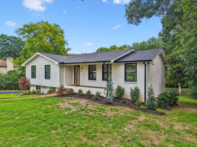 108 Airfloat Dr, Hendersonville, TN 37075