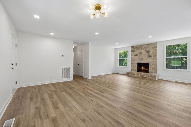 108 Airfloat Dr, Hendersonville, TN 37075