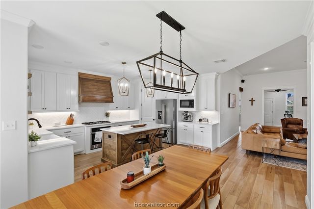 4330 Fox River Lane, Bryan, TX 77802