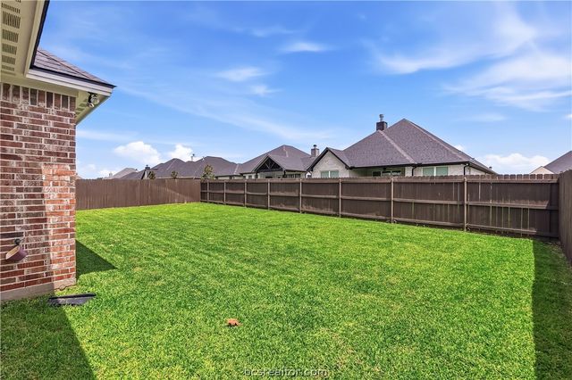 4330 Fox River Lane, Bryan, TX 77802