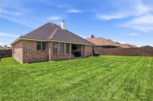 4330 Fox River Lane, Bryan, TX 77802
