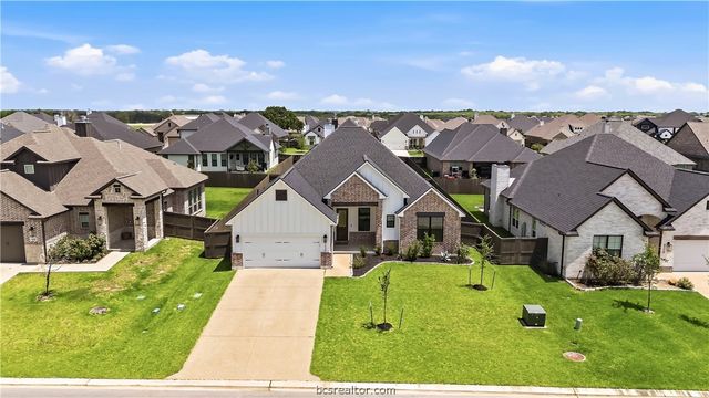 4330 Fox River Lane, Bryan, TX 77802