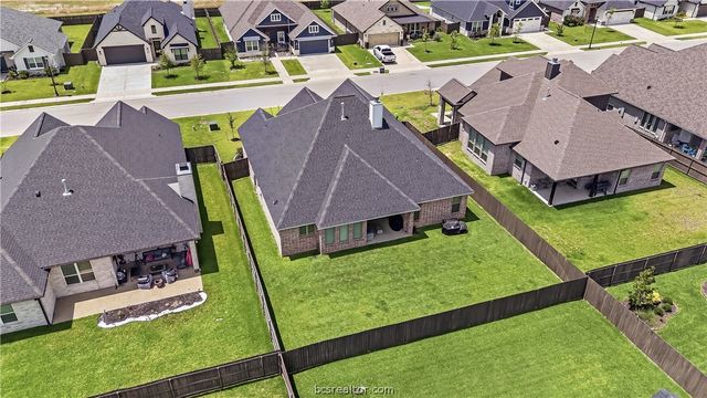 4330 Fox River Lane, Bryan, TX 77802