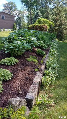 7216 VALLEY Drive, Bettendorf, IA 52722