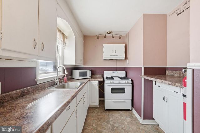 300 DELAWARE AVE, Riverside, NJ 08075