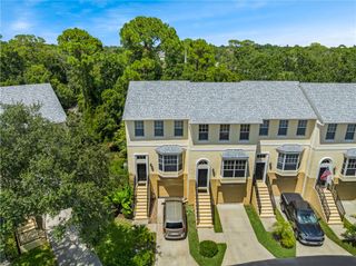 1690 42nd Square 101, Vero Beach, FL 32960