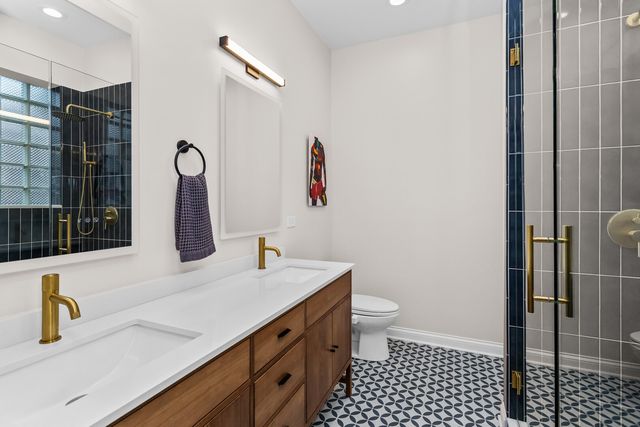 4226 N KENMORE Avenue 3, Chicago, IL 60613