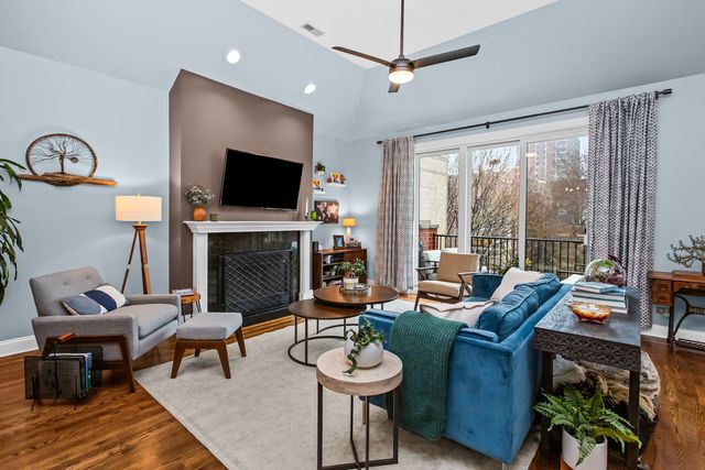 4226 N KENMORE Avenue 3, Chicago, IL 60613