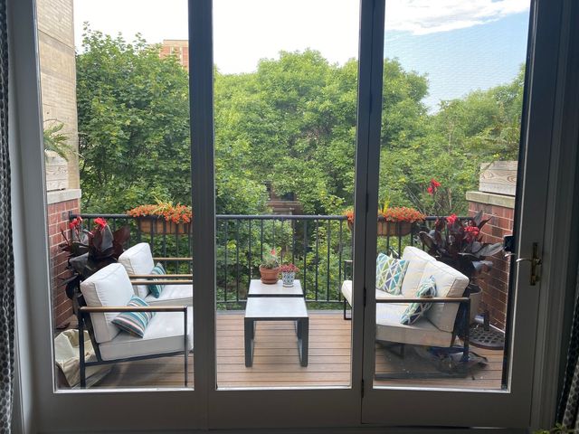 4226 N KENMORE Avenue 3, Chicago, IL 60613