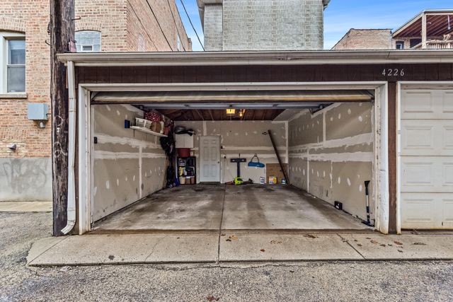 4226 N KENMORE Avenue 3, Chicago, IL 60613