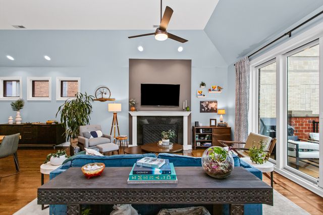 4226 N KENMORE Avenue 3, Chicago, IL 60613