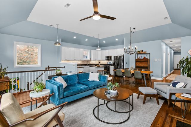 4226 N KENMORE Avenue 3, Chicago, IL 60613