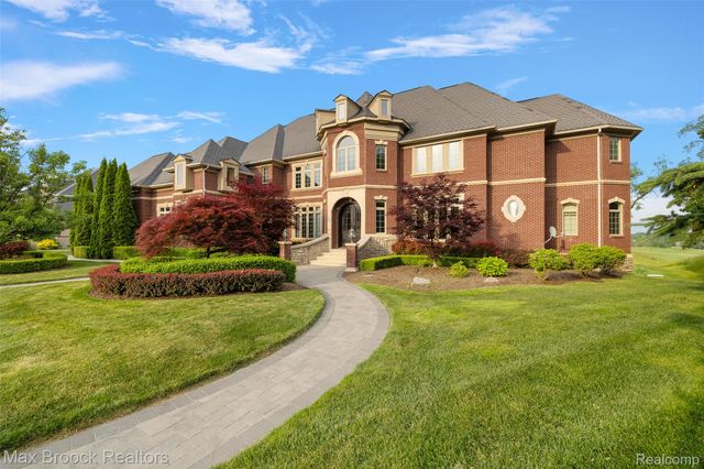 7428 Foxburg Court, Independence Charter Township, MI 48348