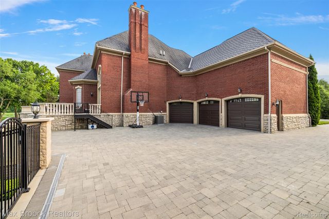 7428 Foxburg Court, Independence Charter Township, MI 48348