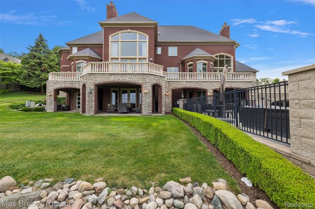 7428 Foxburg Court, Independence Charter Township, MI 48348