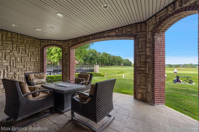 7428 Foxburg Court, Independence Charter Township, MI 48348
