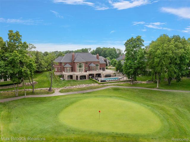 7428 Foxburg Court, Independence Charter Township, MI 48348
