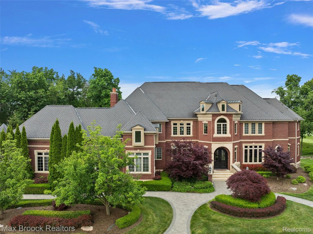 7428 Foxburg Court, Independence Charter Township, MI 48348