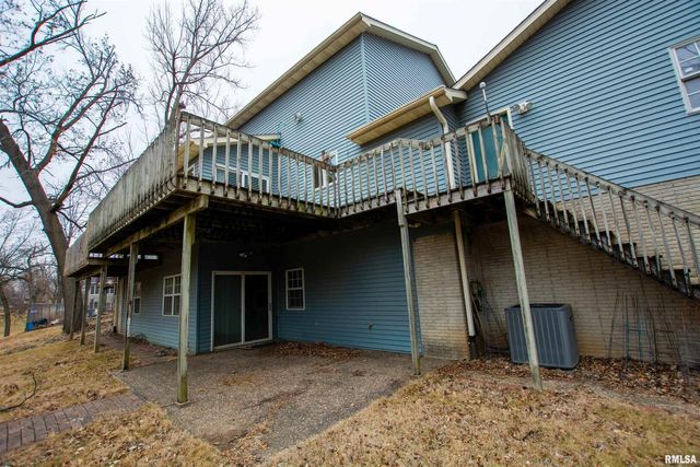 591 BREEZY POINT Drive, Clinton, IA 52732