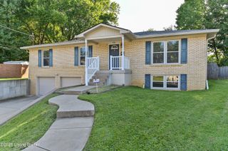 4710 Huckleberry Ct, Louisville, KY 40216